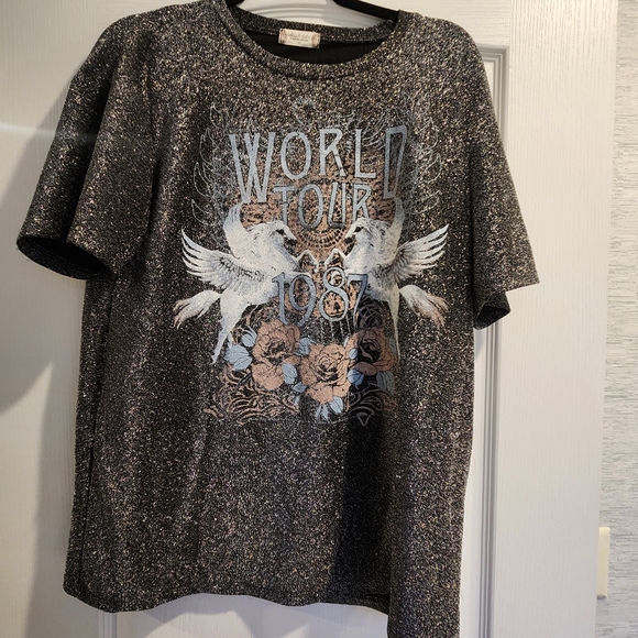 Altar'd State Tops - Altar'd State Black Shimmer Graphic Tee Size M Euc